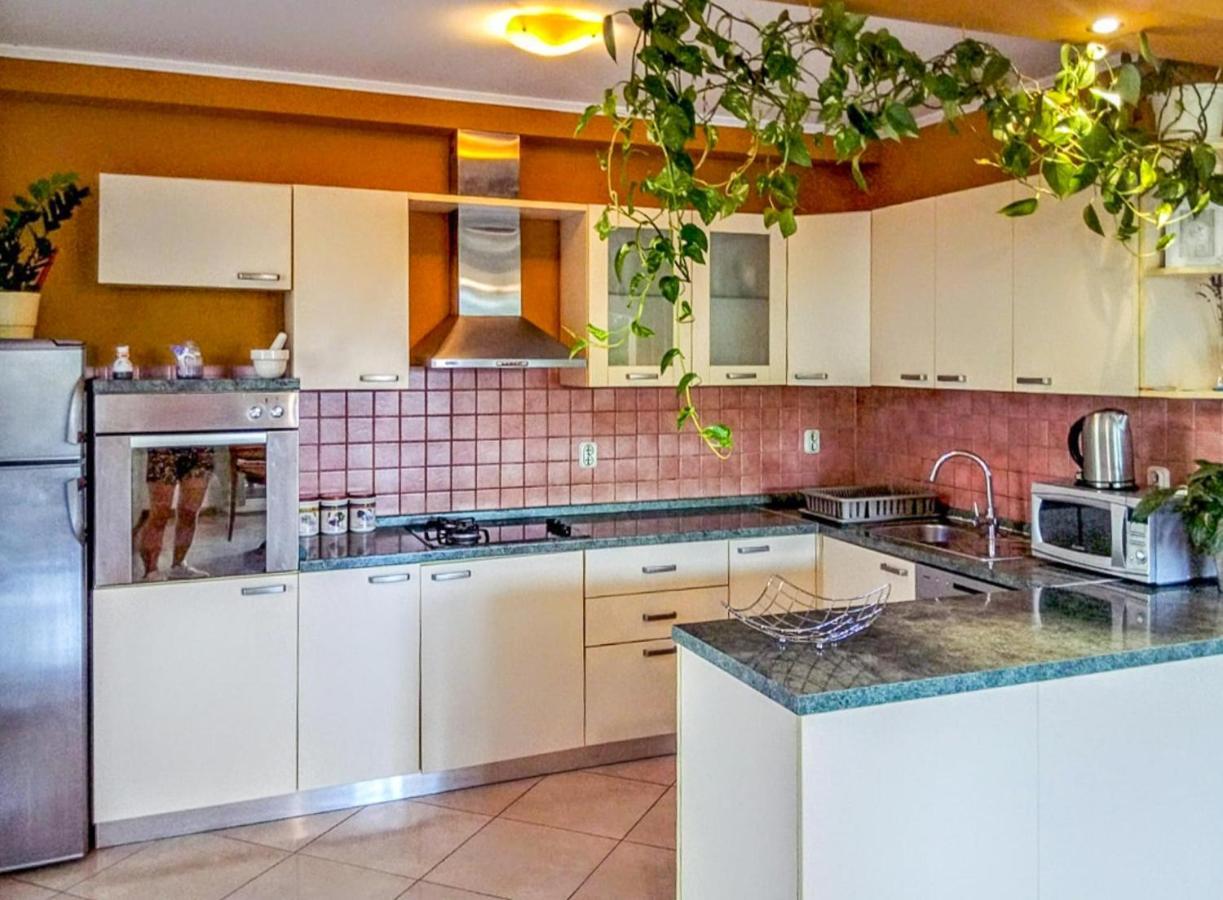 Apartments Leon Orebić Екстериор снимка