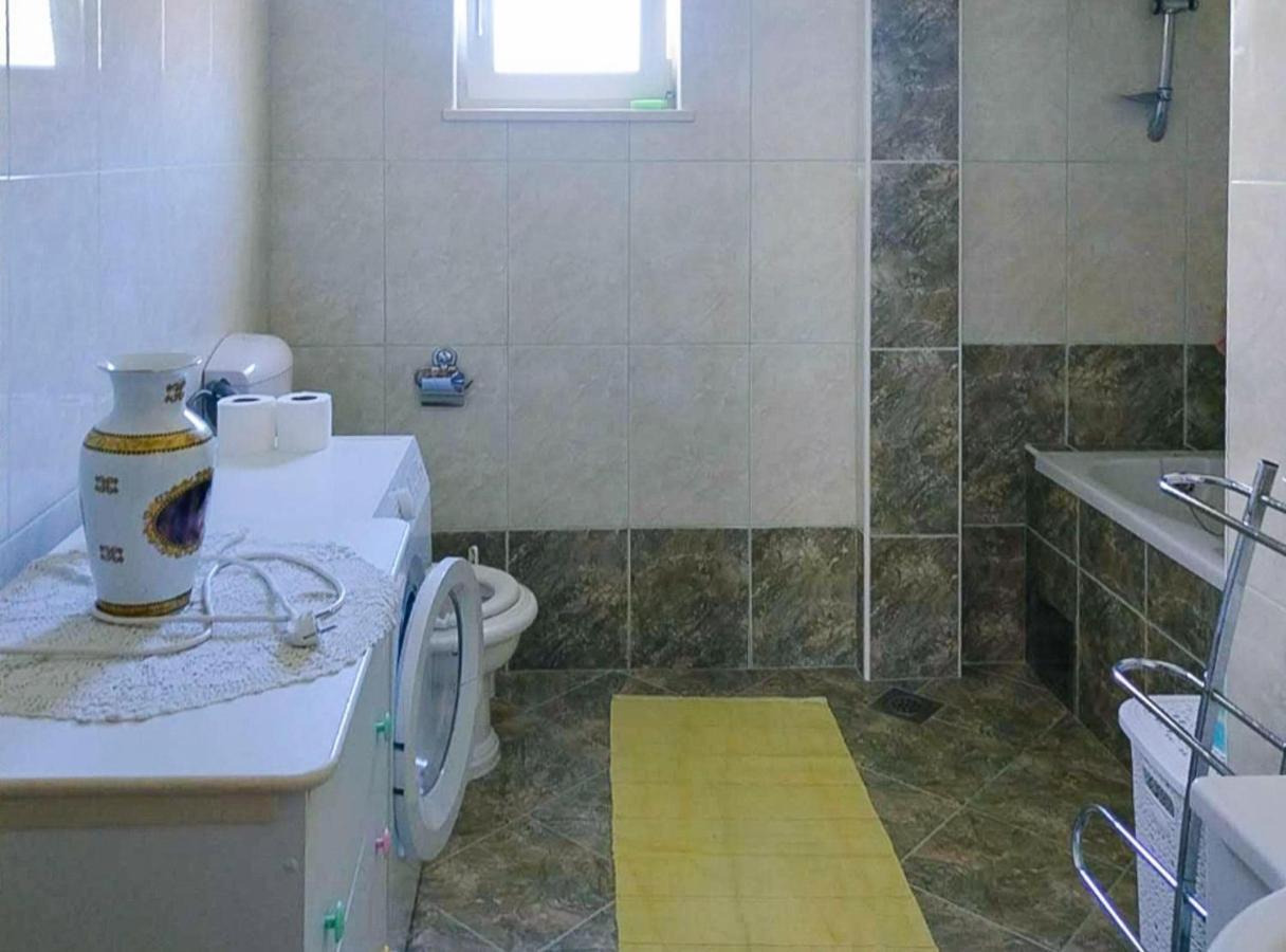 Apartments Leon Orebić Екстериор снимка
