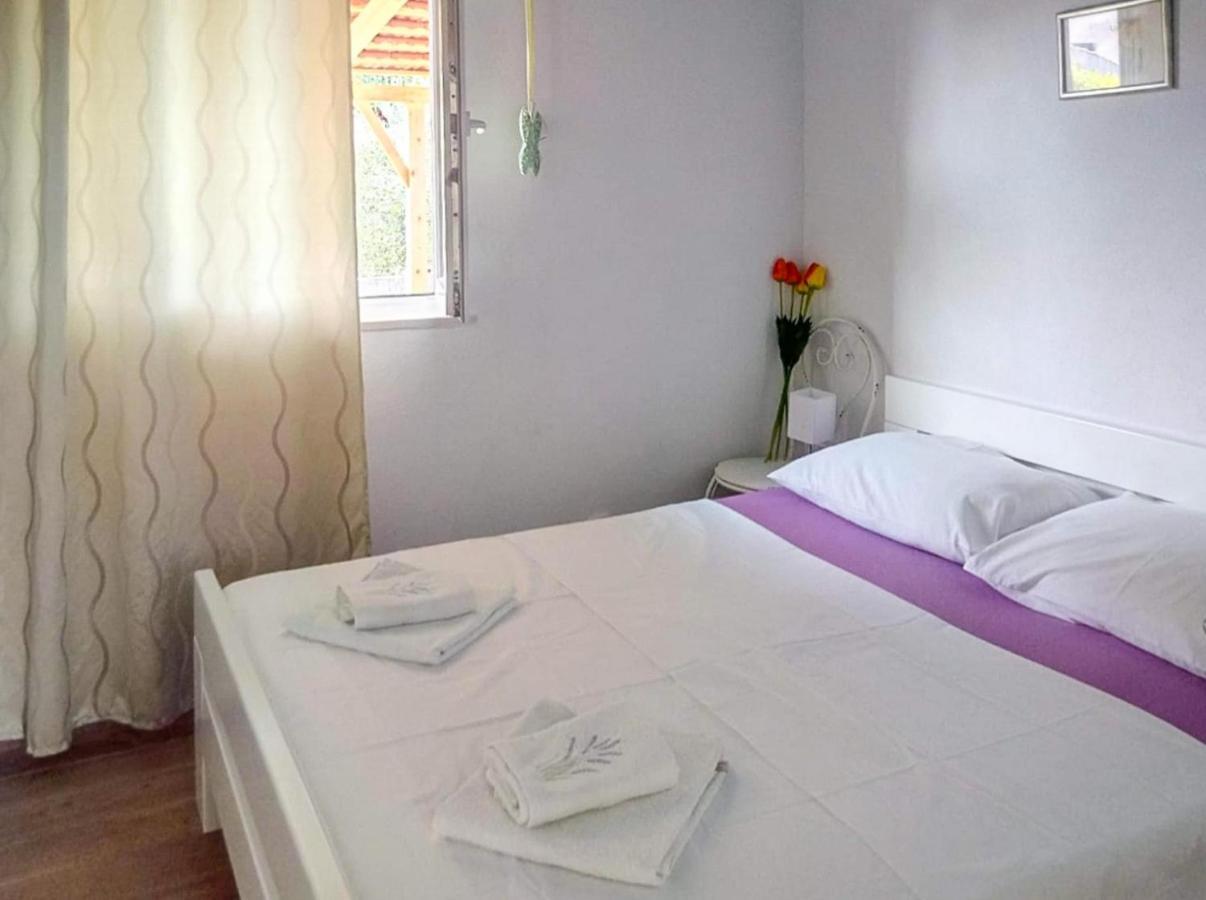 Apartments Leon Orebić Екстериор снимка