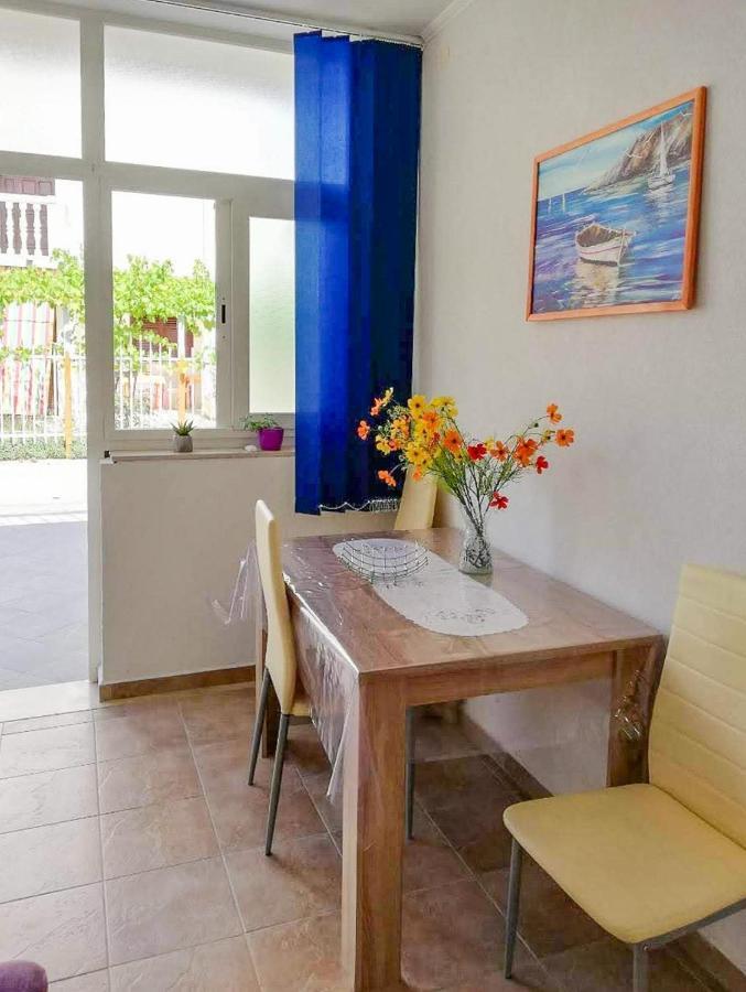 Apartments Leon Orebić Екстериор снимка